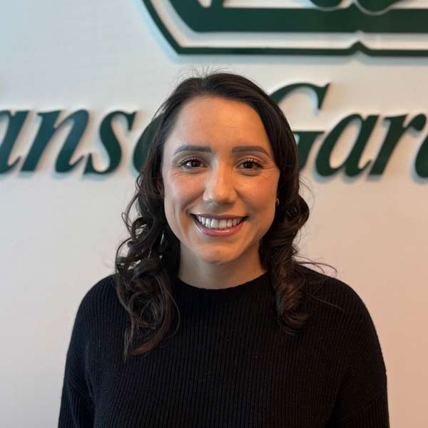 Mery-Ellis—HR-Administrator